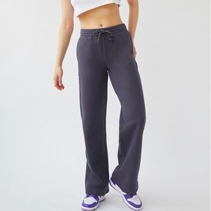 Aritzia cozy fleece boyfriend wide leg sweatpant